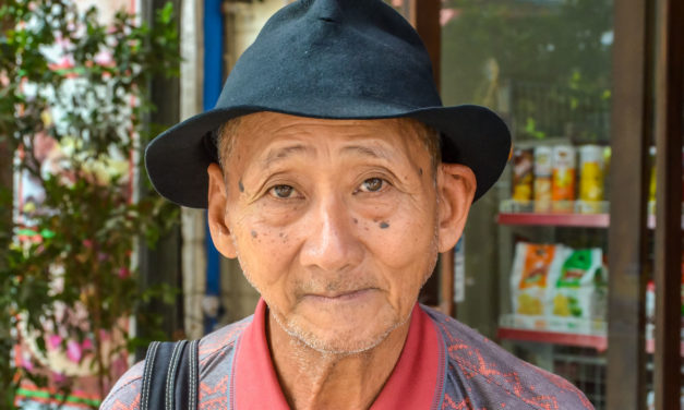 Om Kessara: La historia de un superviviente al genocidio de Camboya